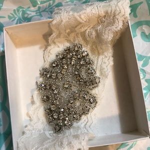 Lace Stretch Garter with Crystal Appliqué